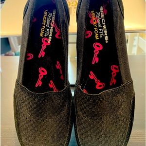 Skeckchers relaxed fit memory foam women shoes!